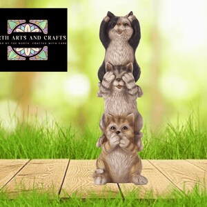 Feline Wisdom Tower – Hear/See/Speak No Evil Stacked Cats Resin Figurine Artistic Decor