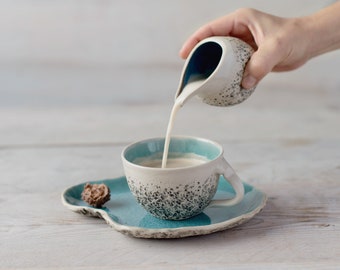 Taza de té turquesa hecha a mano con platillo Taza de gres Taza de capuchino rústica Taza de café grande Taza hecha a mano Tazas orgánicas