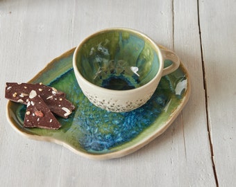Taza de té rústico verde con platillo Taza de capuchino de gres Taza de cerámica hecha a mano Regalo de cerámica orgánica para su regalo para él