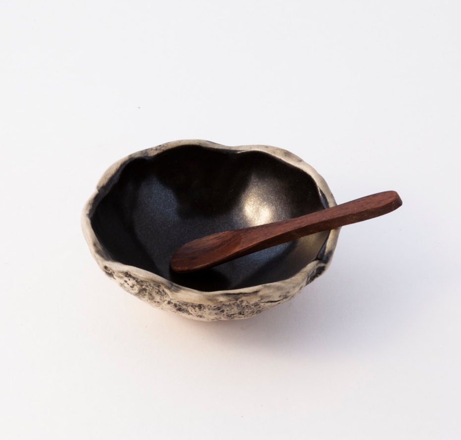 Bol d'épice Noir Bol Fait Main avec Cuillère Pottery Bijoux Bol Petit en Céramique