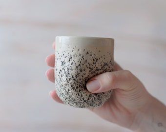 Keramikbecher Kaffeetasse Weinbecher Rad geworfen Keramik Organische geformte Tasse