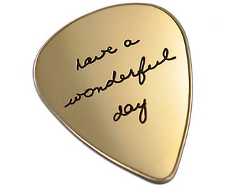 Gouden Guitar Pick met uw handschrift sleutelhanger of ketting - Handschrift sieraden - Memorial Sieraden - Herinnering sieraden