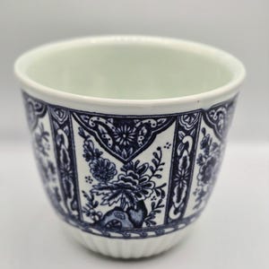 Royal Sphinx Delft planter by Boch classic blue and white Delftware 3.25&quot; x 4&quot; number size M10