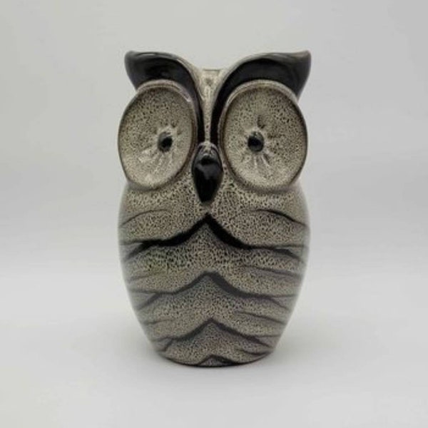 Large Wind and Willow Owl Vase by  8.5" tall  x 6" wide. Like New Condition.