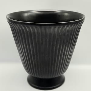 Wedgwood of Etruria Ravenstone Ribbed Matte Black Vase or Planter (4.75&quot; x 4.75&quot;) from the 1970s