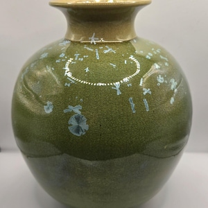 Unterstab KTU East German Handmade MCM Pottery Vase 1960’s- 1970s. 8.5&quot; tall x 7&quot; wide.