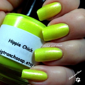 Esmalte de uñas amarillo fluorescente neón libre Estados Unidos envío Hippie Chick UV reactiva esmalte de uñas/laca imagen 4