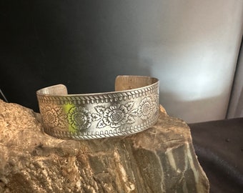 Western floral wide sterling silver cuff