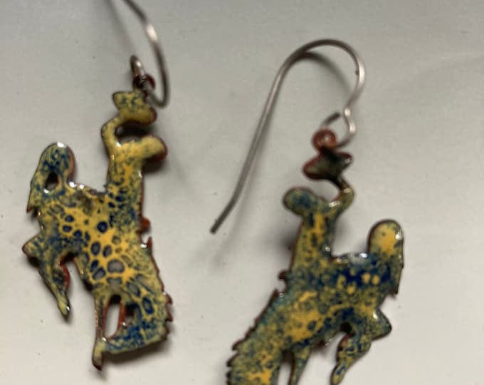 Licensed WY bucking horse earrings camo