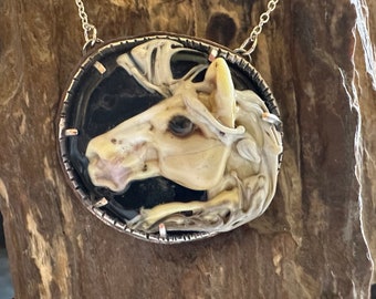 Glasswork horse necklace