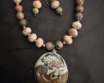Timeless glass and stone necklace set