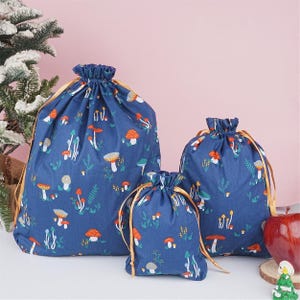 NEU! S / M / L handgemachte Pilz Geschenkbeutel, blaue Kordelzug Aufbewahrungstasche, niedliche Dekoration Geschenkverpackung, Premium Qualität Sommer / Geburtstagsgeschenk