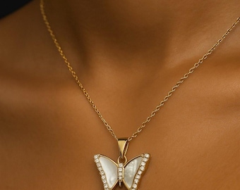 Collana a farfalla in madreperla placcata oro – Elegante collana per tutti i giorni