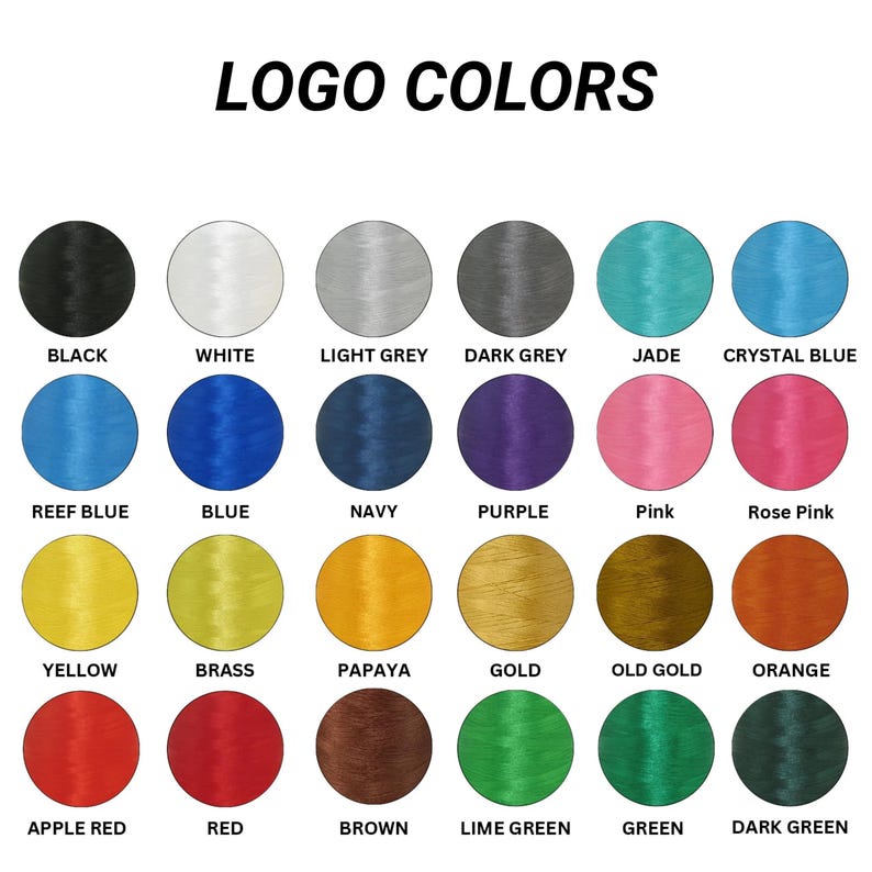 K&ouml;nnte beinhalten: Eine Farbkarte mit dem Titel LOGO COLORS, die vierundzwanzig kreisf&ouml;rmige Garnmuster in verschiedenen Farbt&ouml;nen zeigt, darunter Schwarz, Wei&szlig;, Grau, Jade, Kristallblau, Riffblau, Blau, Marine, Lila, Pink, Rosenrosa, Gelb, Messing, Papaya, Gold, Altgold, Orange, Apfelrot, Rot, Braun, Limettengr&uuml;n, Gr&uuml;n und Dunkelgr&uuml;n.