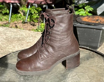 Vintage Boots-Brown Boots-US Women Size 8-Short Boots-Lace Up-Granny Boots-Hiking Boots-Boots-1990s-Vintage Women Wear-Genuine Leather.