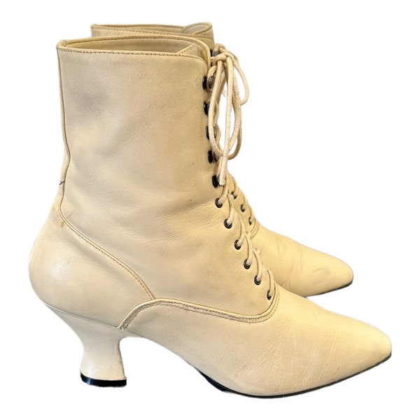 Vintage Boots-Ankle Boots-US Women Size 8-Cream Boots-Victorian Style-Women Boots-Vintage Women Wear-Boots-Lace Up-Genuine Leather.