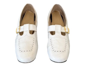 Vintage Shoes-White Shoes-Snow White-US Women Size 10.5-1950s-Enna Jettiks-Genuine Leather-Buckle Up-Flat Shoes-Vintage Women Wear-Gift.