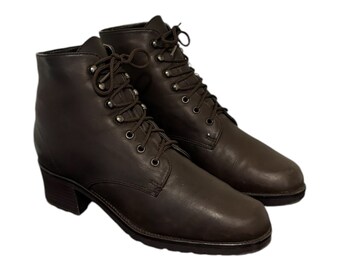 Vintage 90s Cuffed Brown Leather Tie Up Ankle Booties Size 7 Vintage 90 main image 3