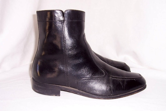 Florsheim  Sz 10M  Boots  Black Leather Men Vintage Leather Black Chukka Boots by Florsheim Size 10M  main image 2