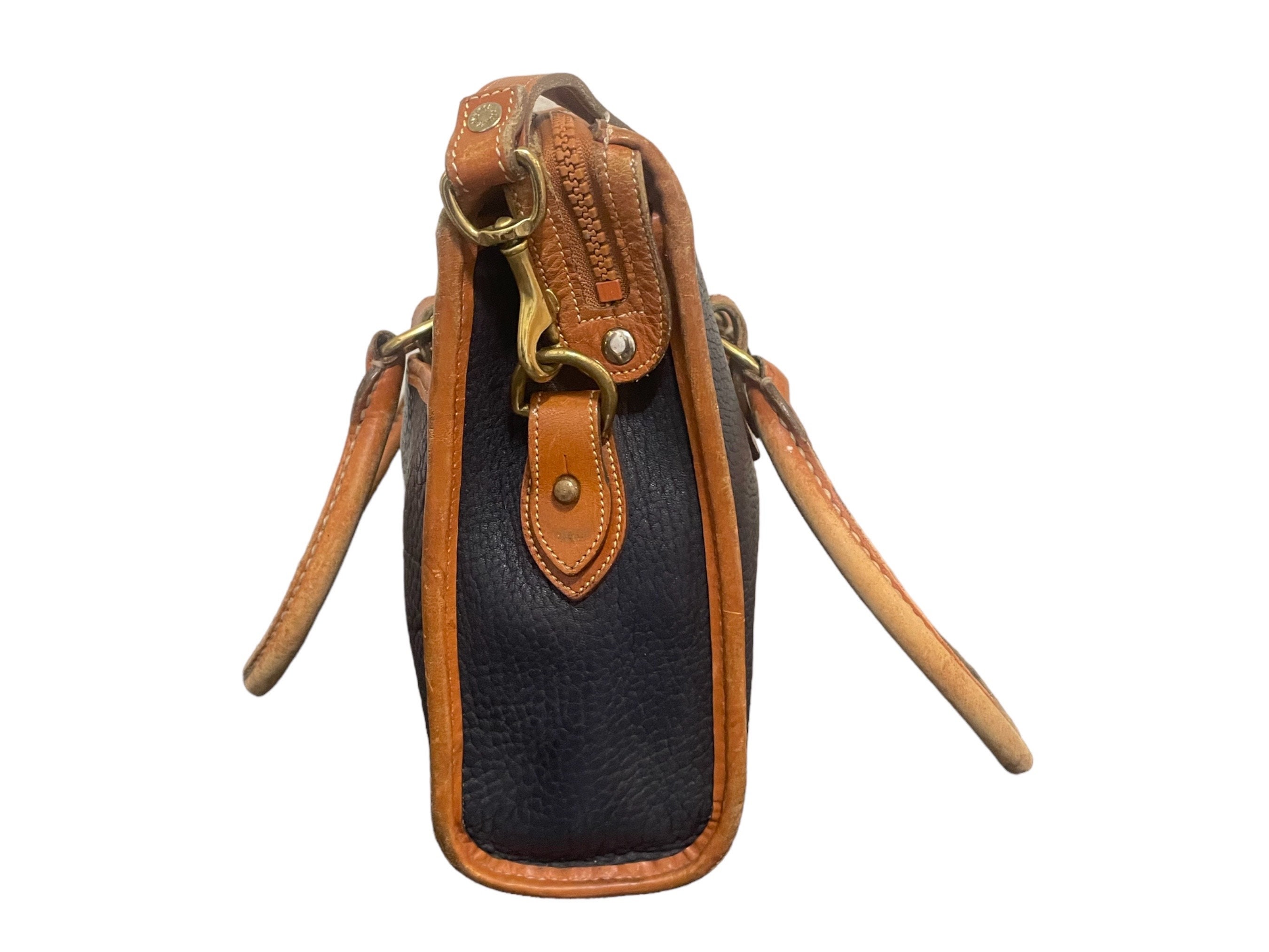 ヴィンテージ ドゥーニー＆バーク レザーショルダーバッグ：ネイビー