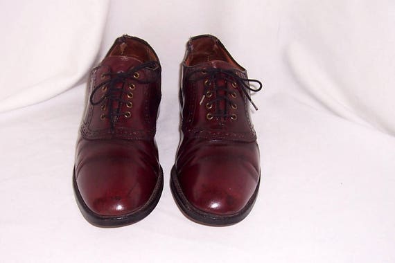 Sz 8.5D Vintage maroon leather 1960s men lace up oxford shoes. | Etsy