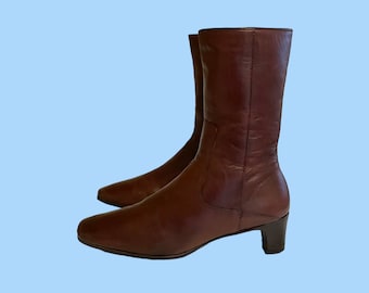 vintage boots-boots vintage-size 7.5 boots-women boots-brown boots-Italian made-zip up boots-ankle boots-1990s