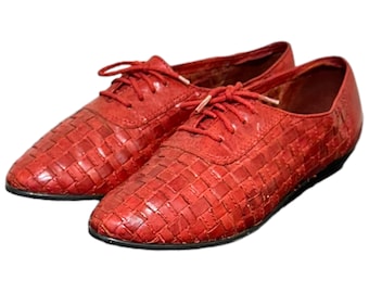 Vintage Shoes-Red Shoes-Lace Up Shoes-US Women Size 7.5-Flat Shoes-Basket Weave-1990s-Vintage Women Wear-Preppy-Gift For Her-Shoes.