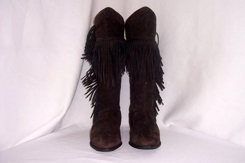Sz 9 Women Vintage tall brown soft suede 1980s flat slouch boots.