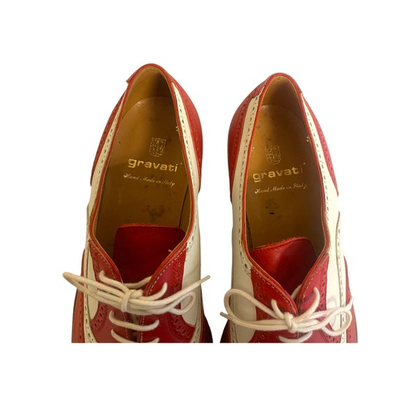 GRAVATI MEN’S WINGTIP LACE-UP DRESS SHOE Buy 70s Gravati Red & White Leather Wingtip Oxford Shoes  main image 3