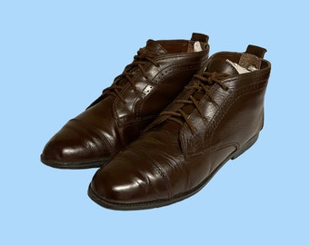 Vintage 90s Cuffed Brown Leather Tie Up Ankle Booties Size 7 Vintage 90s Cuffed Brown Leather Tie up Ankle Booties Size 7  main image 4