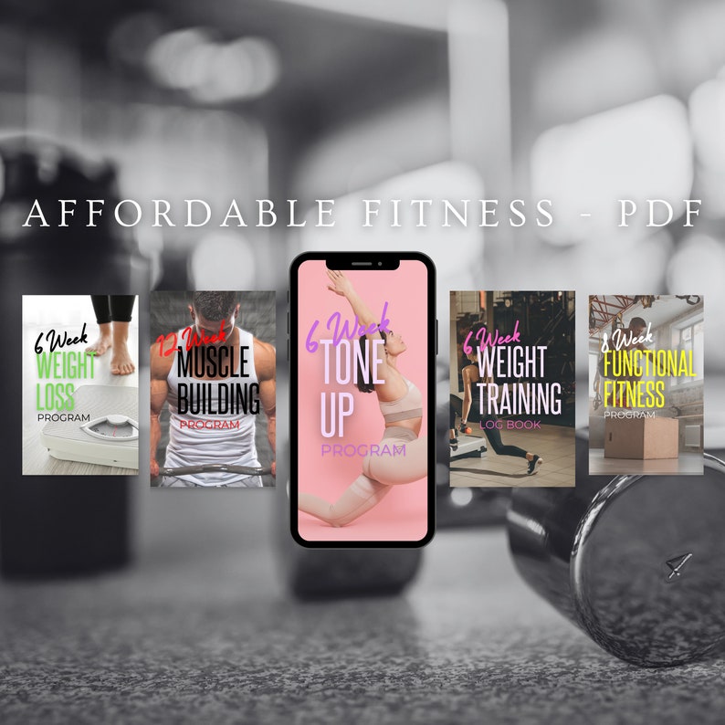 Op de afbeelding: Vijf digitale fitnessprogramma-gidsen met roze, gele en groene accenten. De gidsen zijn getiteld "6 weken gewichtsverliesprogramma", "12 weken spieropbouwprogramma", "6 weken toningsprogramma", "6 weken gewichtstraining logboek" en "6 weken functioneel fitnessprogramma".