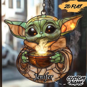 Atrapasol acrílico de imitación de extraterrestre verde, decoración colgante de ventana galáctica, regalo para fanáticos de la ciencia ficción y coleccionistas del espacio.