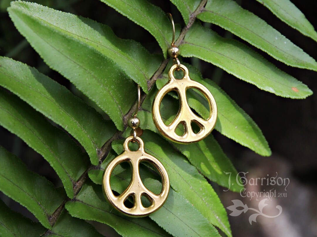 Earring Signs Simple Peace Sign Earrings - 24k Gold Plated Pewter Peace Sign Charms ...