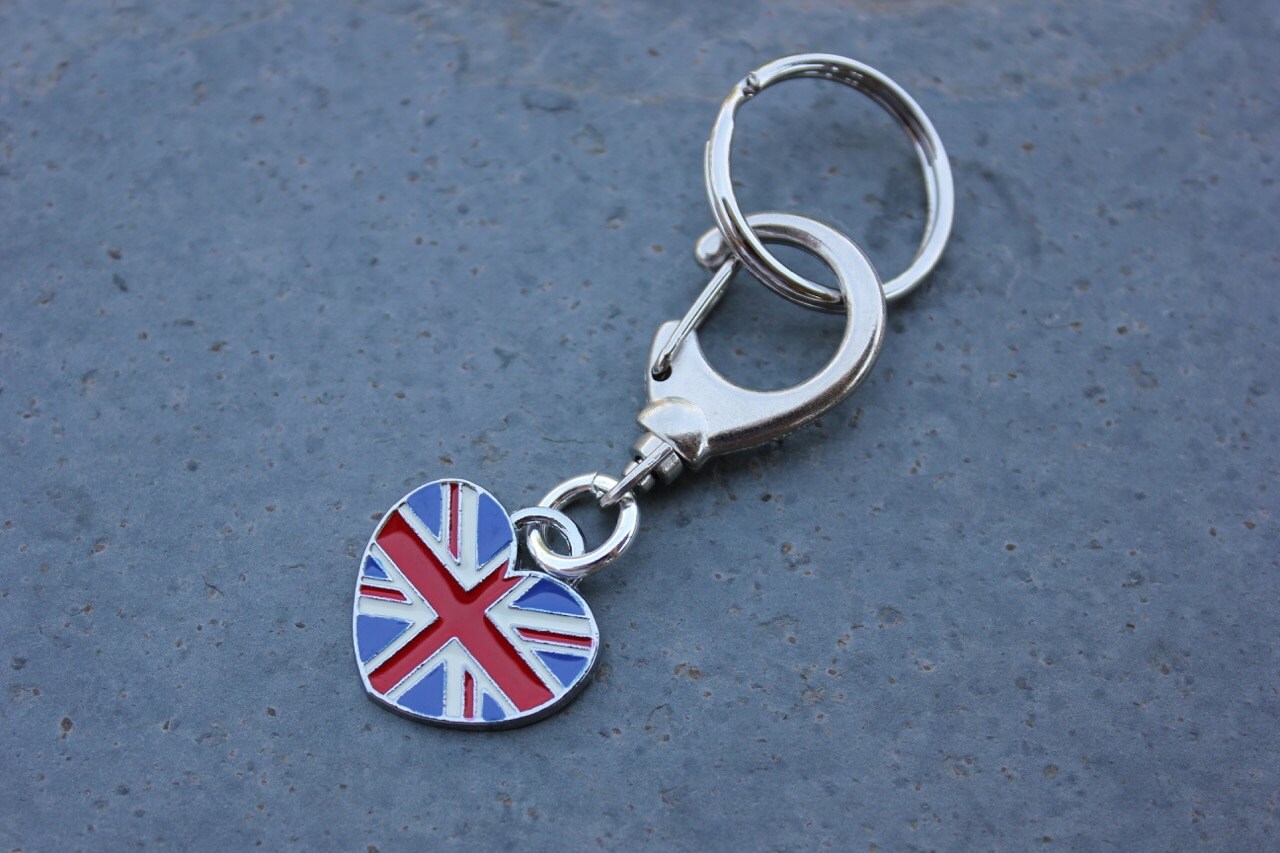 UK Love Keychain - Heart Shaped British Flag Charm on Large Clip and ...