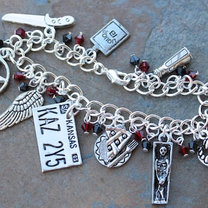 Braccialetto con ciondolo soprannaturale con cristalli Swarovski - gioielli ispirati ai fan - Sam e Dean, cacciatori di demoni - horror occulto - divertimento per i fan