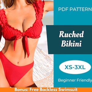 Puede incluir: Un conjunto de bikini fruncido rojo con top anudado y braguita de cintura alta. La imagen incluye el texto "PDF Pattern", "Ruched Bikini", "XS-3XL" y "Beginner Friendly".