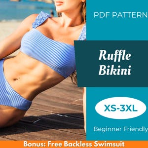 Könnte beinhalten: Ein Nähmuster für einen blau-weiß gestreiften Rüschenbikini. Das Muster umfasst die Größen XS-3XL und ist für Anfänger geeignet. Das Bild zeigt ein Model, das den Bikini trägt. Der Text "Ruffle Bikini" und "XS-3XL" ist auf dem Bild sichtbar. Der Text "Bonus: Free Backless Swimsuit" ist am unteren Rand des Bildes sichtbar.
