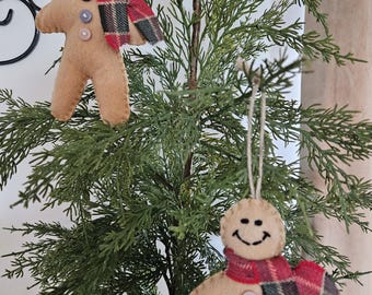 Adornos navideños de hombrecito de jengibre de fieltro - Juego de 2 cosidos a mano