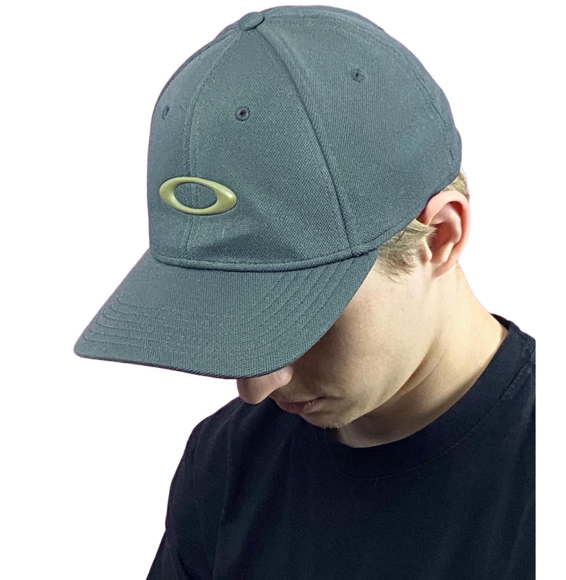 Oakley Vintage Classic Flex Fitted Cap - S/M Gray Polyester