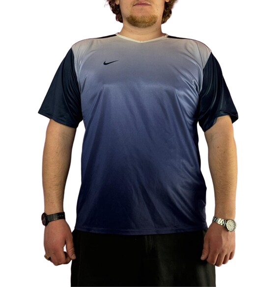 Y2K Nike Vintage Men's Gradient T-shirt - XL Navy Blue Polyester