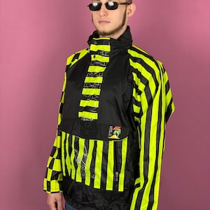 90s Vintage Men&#39;s Rain Jacket - L Black & Yellow Nylon