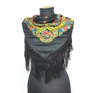 Portuguese black Folk Neckerchief with fringe wore by "Lavradeiras" in Viana do castelo