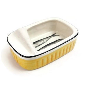 Yellow Ceramic can with sardines home decor 11.5*7cm