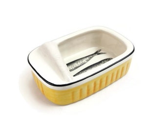 Yellow Ceramic can with sardines home decor 11.5*7cm