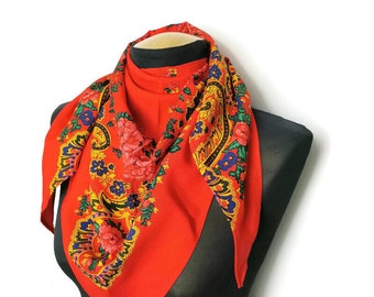Red Triangular Viana do Castelo Scarf, Portuguese red shawl, Portuguese scarf
