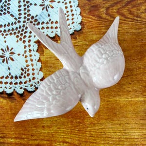 Ceramic light pink color portuguese swallow wall decor swallow (18cm*13cm)