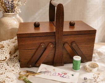 Caja de costura de madera de estilo vintage con almacenamiento expandible