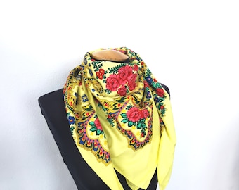 Portuguese shawl, Viana's Tradicional folklore scarf yellow (square shape)