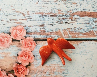 Mini ceramic red swallow for wall decor (6.5x 8.5cm)