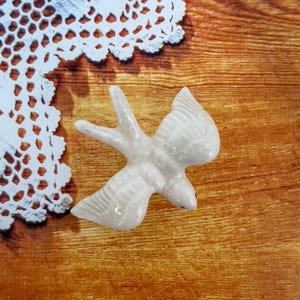 Mini Ceramic White color with magnet portuguese swallow  decor swallow (7.5 x 5cm)